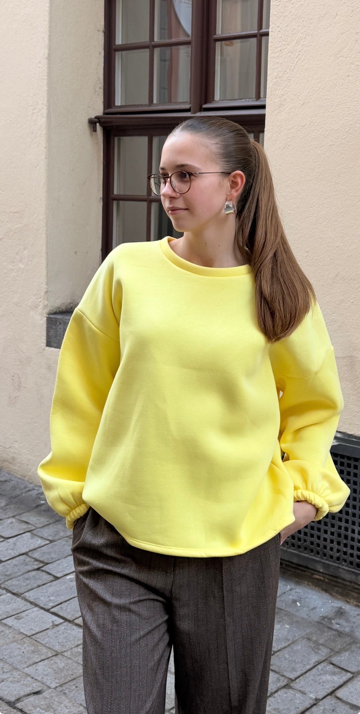LIEBE Sweater in butter lemon