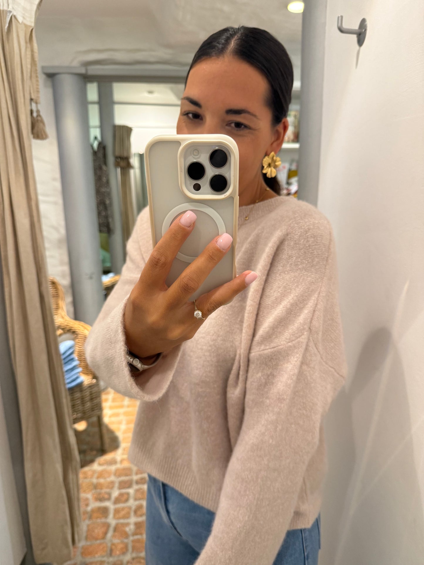 Pulli in beige