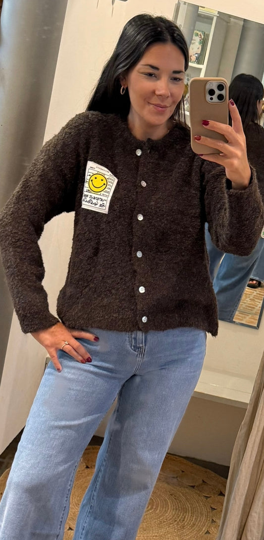Kuschelige Strickjacke Smiley in schokobraun