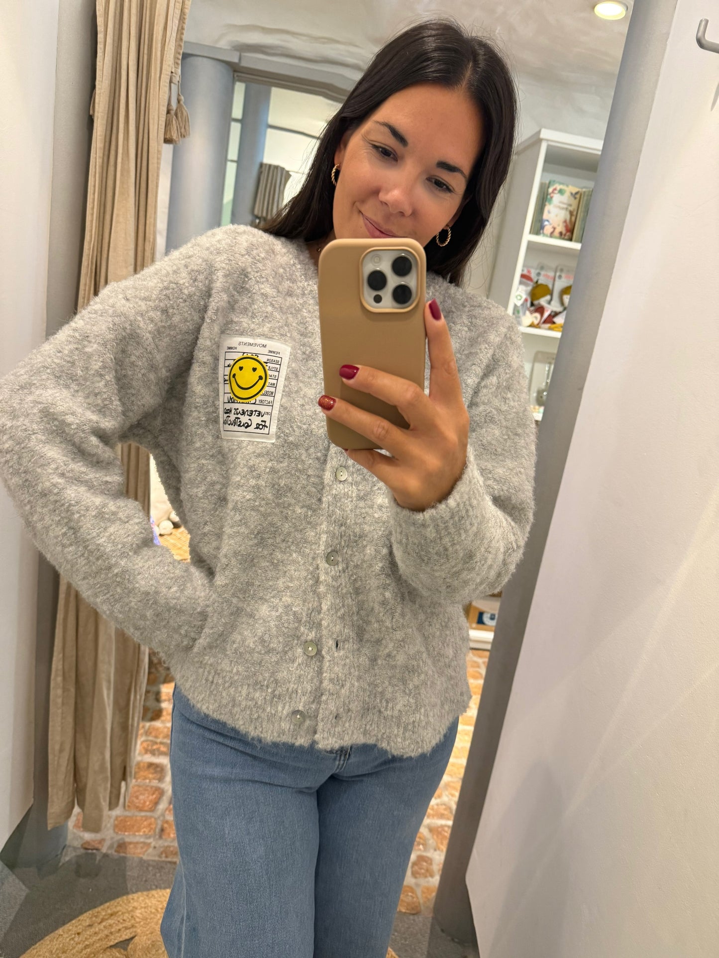 Kuschelige Strickjacke Smiley in grau