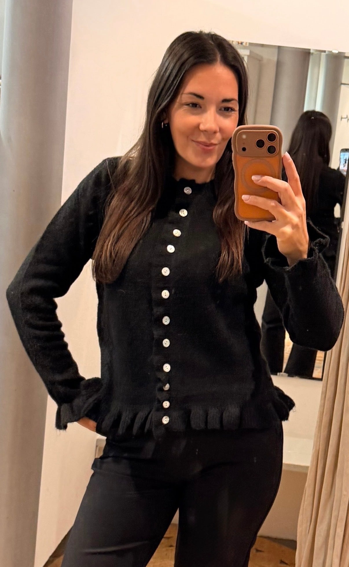 Cardigan Volant in schwarz