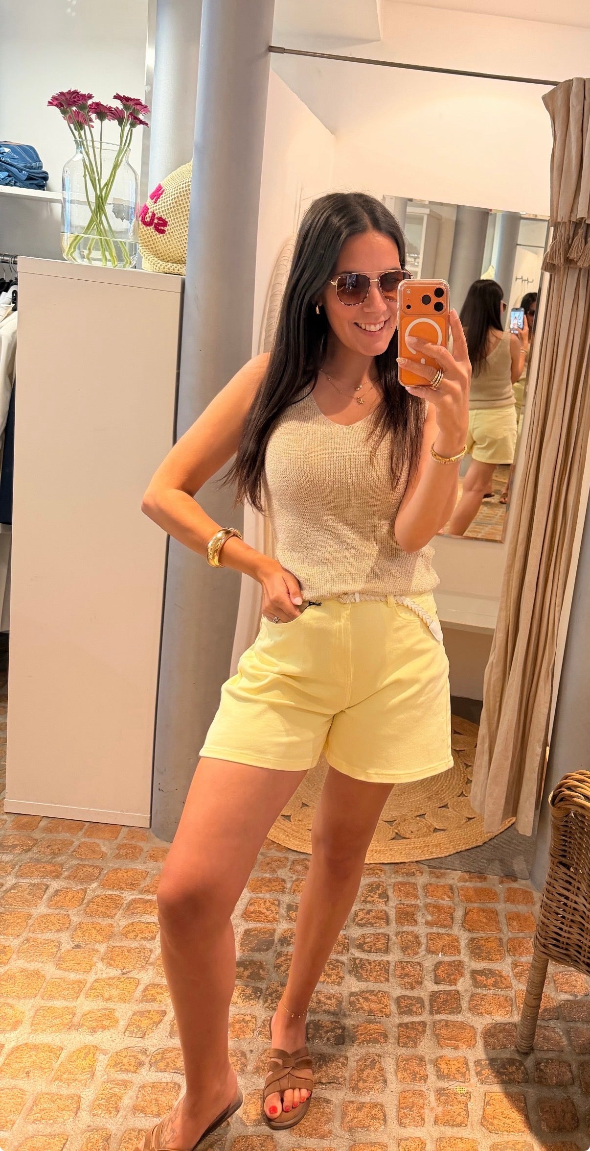 SHORTS BUTTER YELLOW