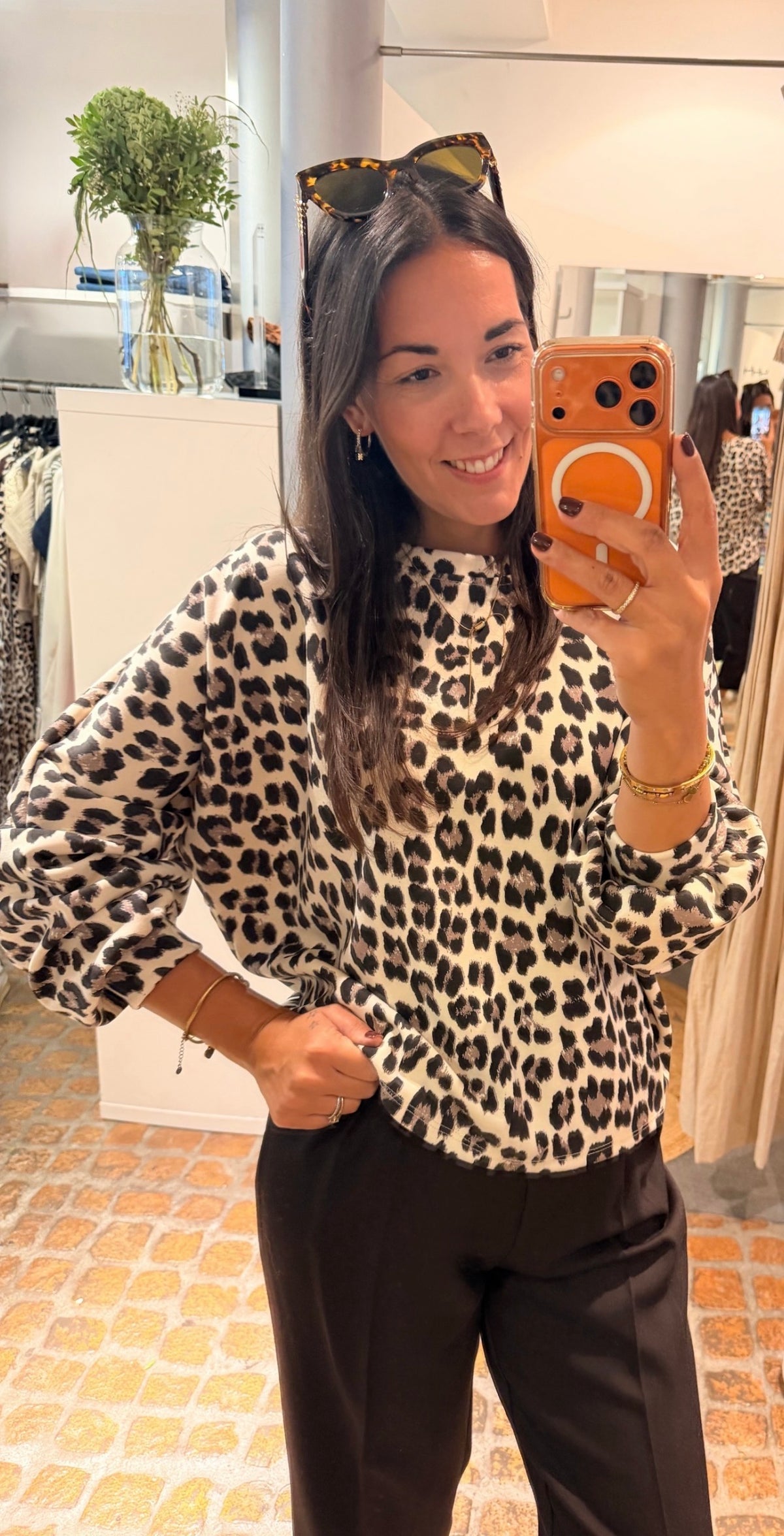 SWEATSHIRT LEO LOVE