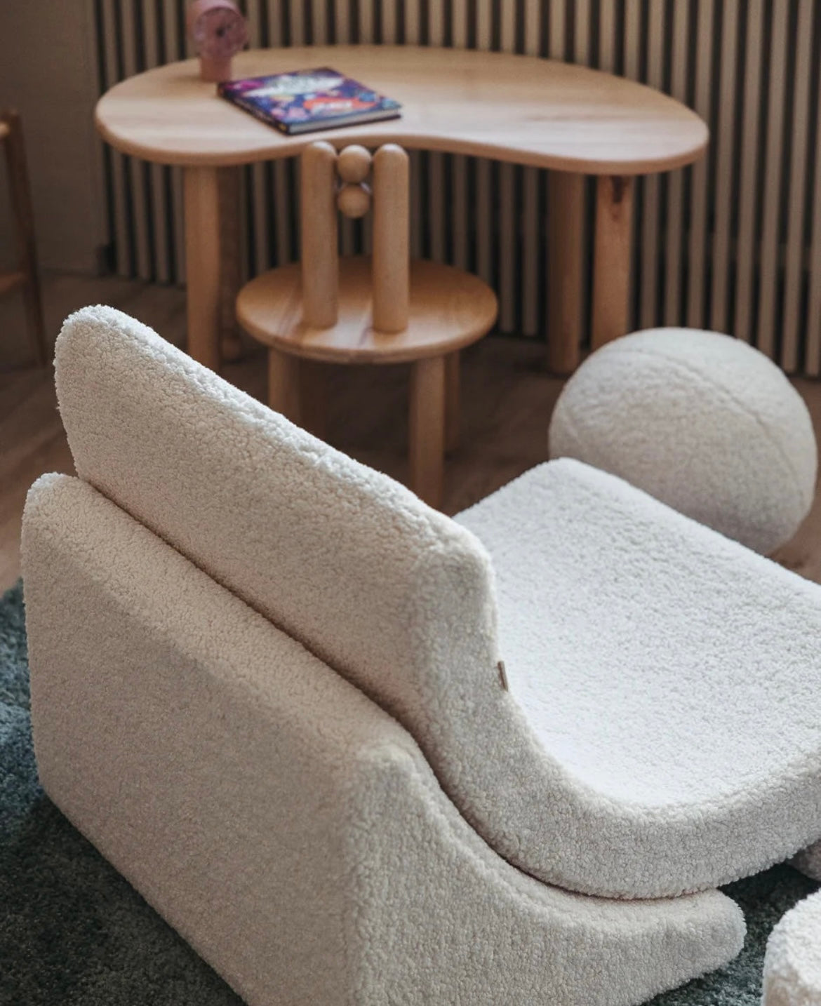 Wigiwama Moon Chair Teddy Cremeweiß