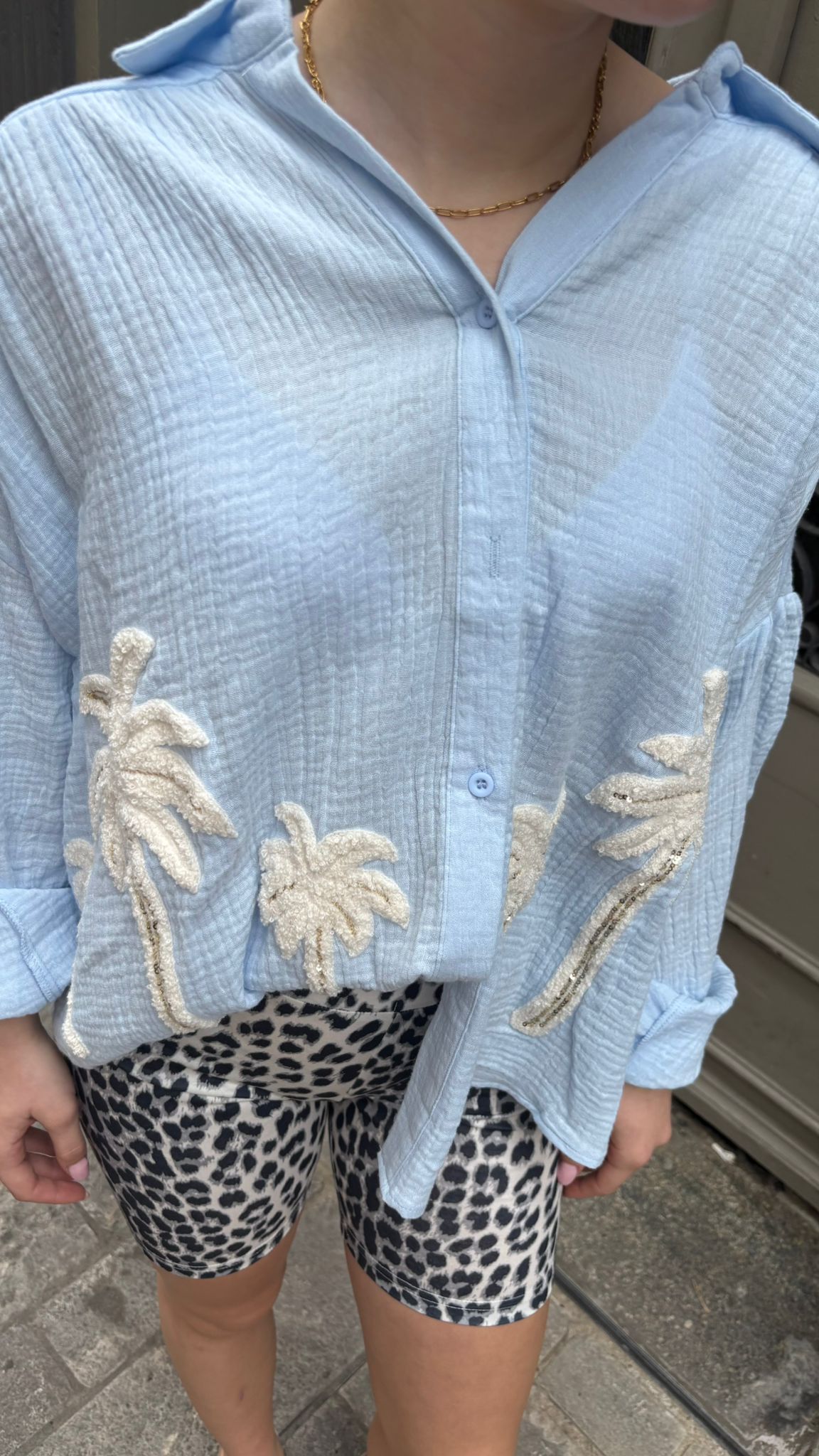 Musselin Bluse Palmen in hellblau