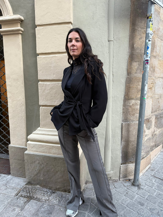 YAYA Hose mit Ziernähten und Schlitz in taupe grau