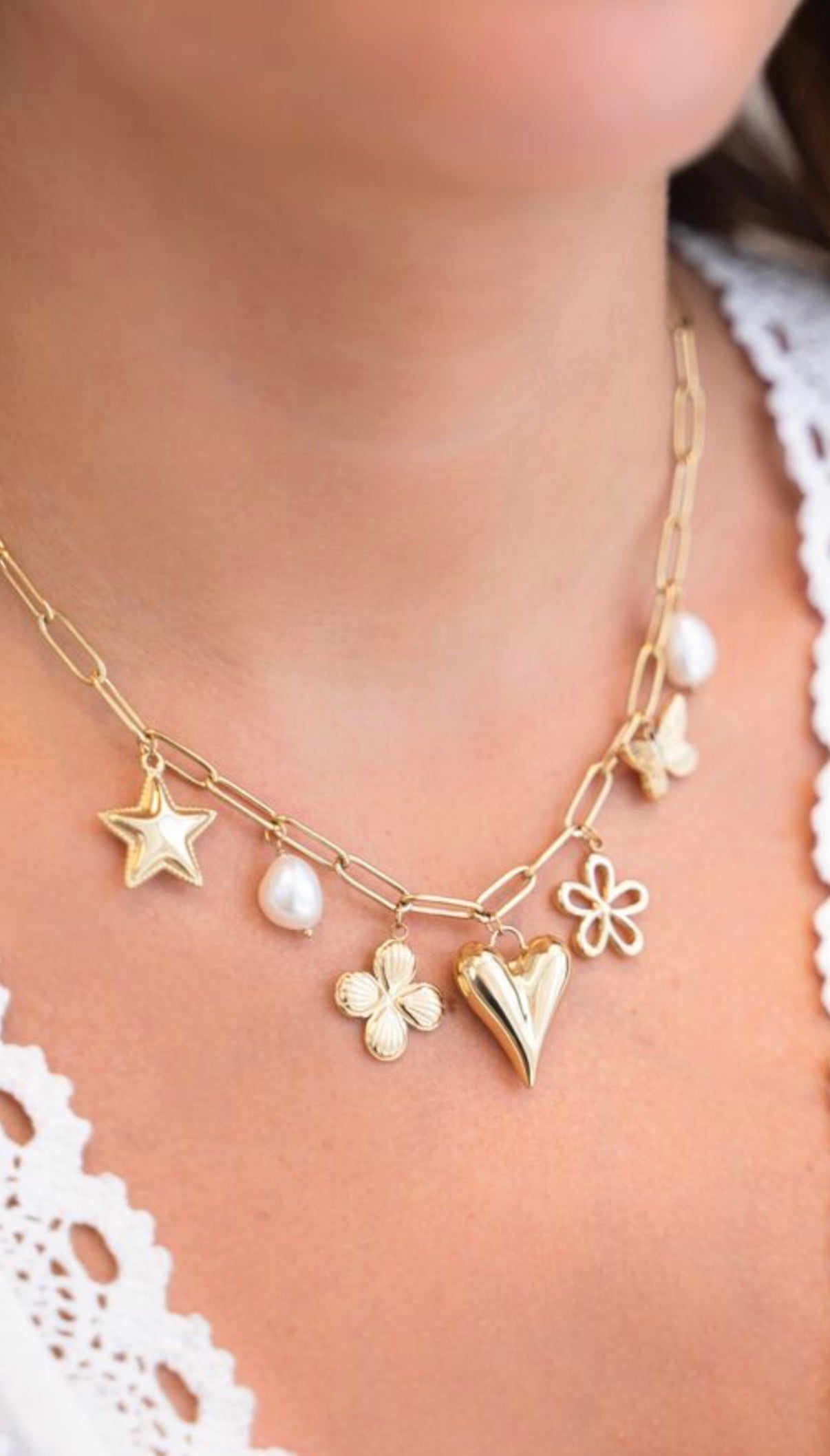Gliederkette mit Anhängern in gold