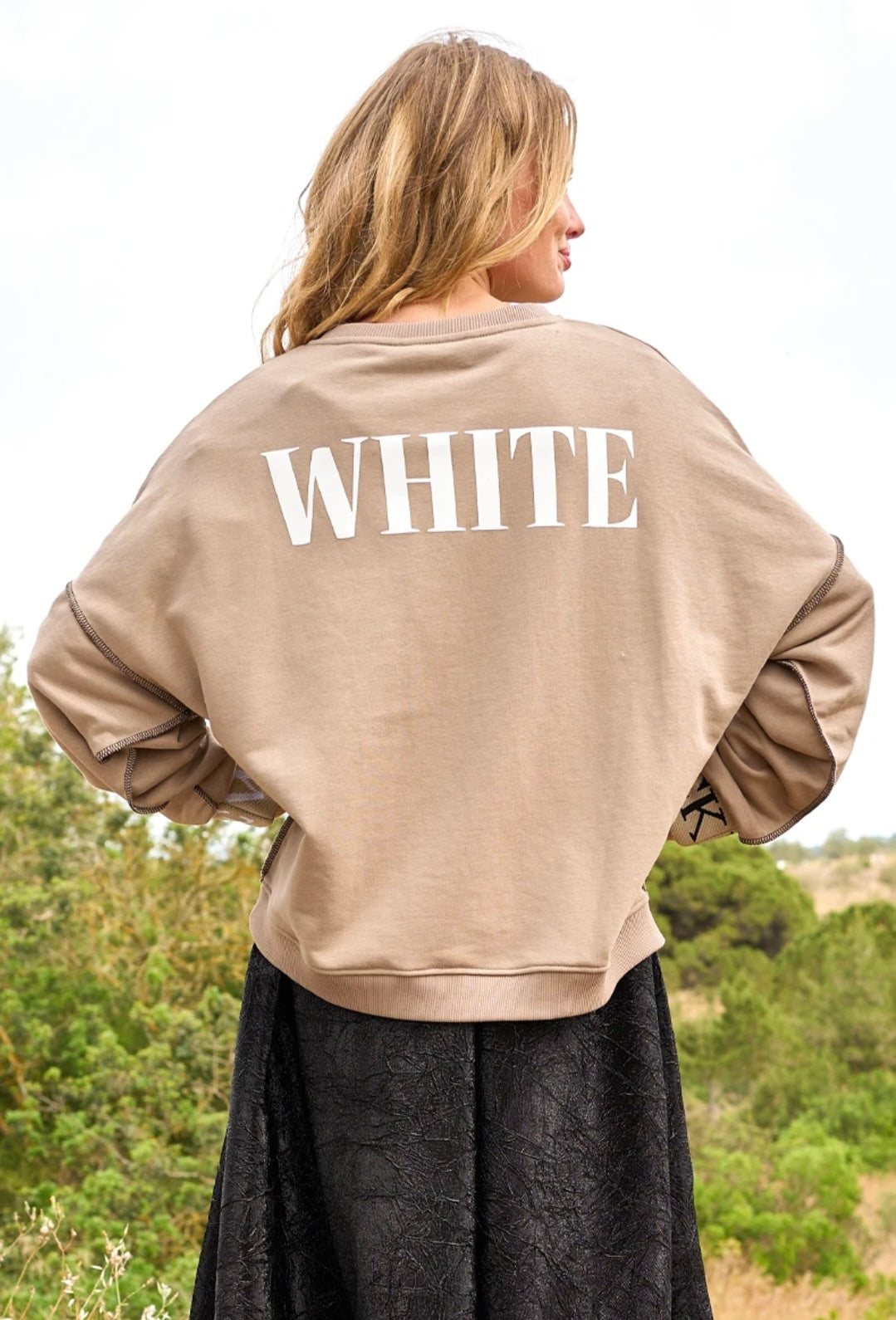 Miss Goodlife Roundneck Black and White in beige