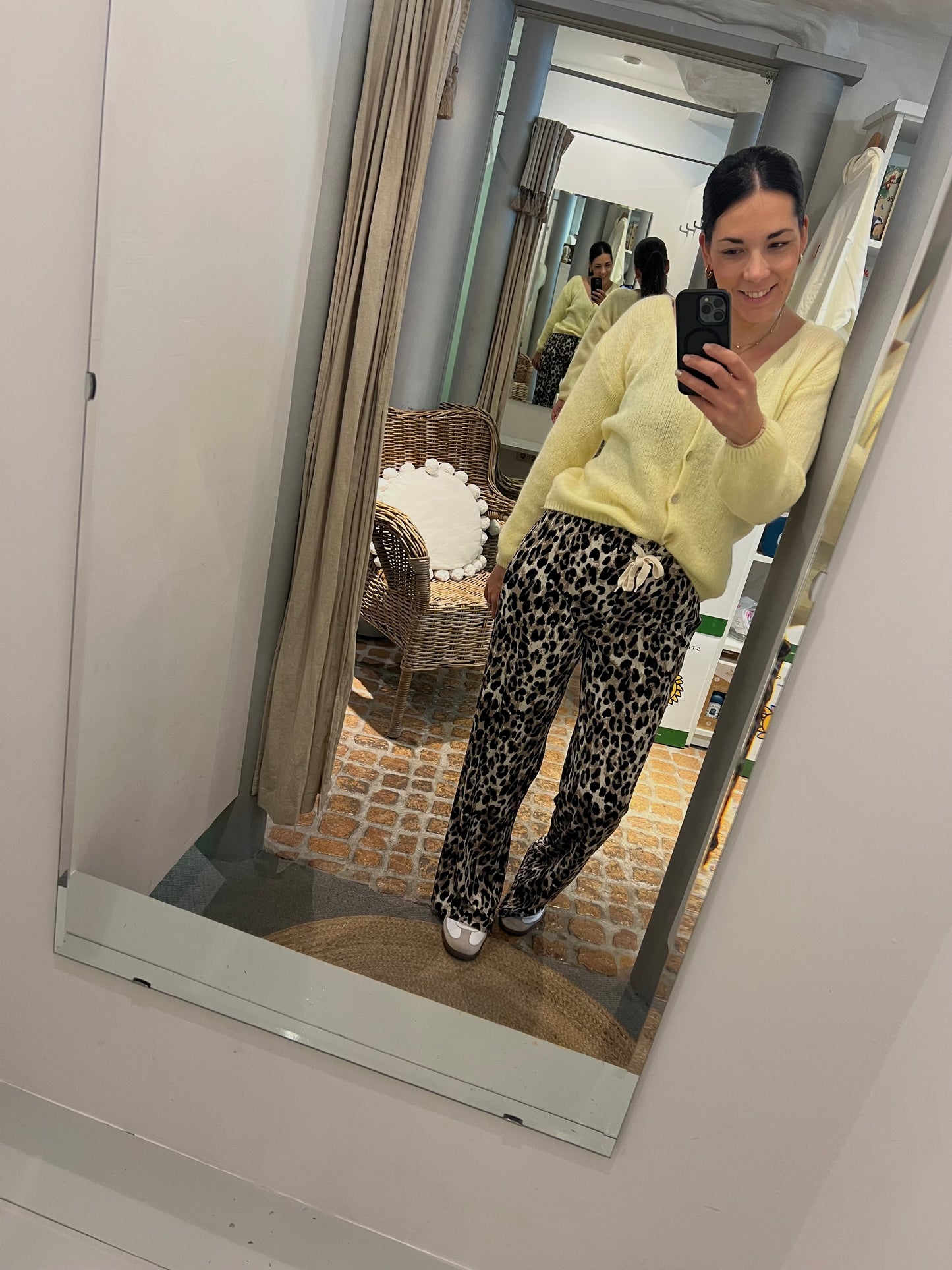 Cardigan V-Ausschnitt in Zitronengelb