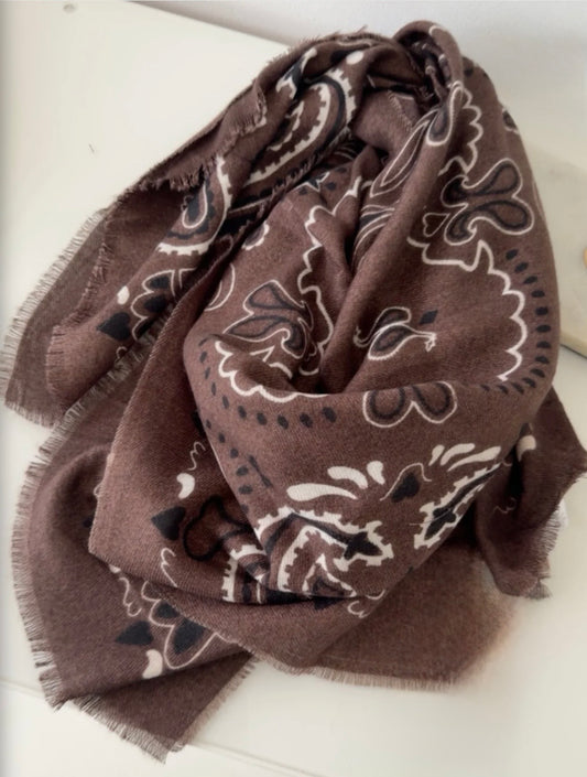 COZY SCHAL PAISLEY PRINT BRWON