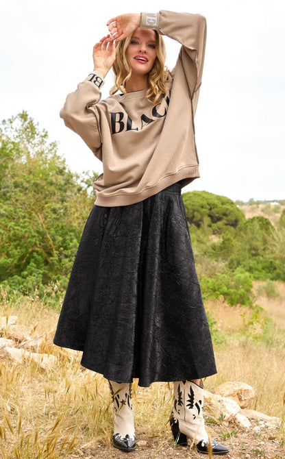 Miss Goodlife Roundneck Black and White in beige