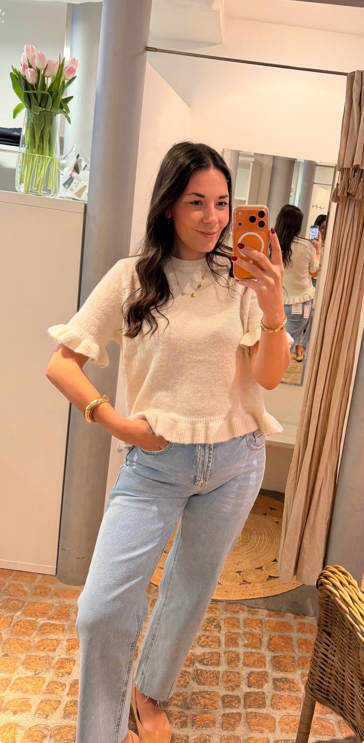 MOM JEANS DESTROYED