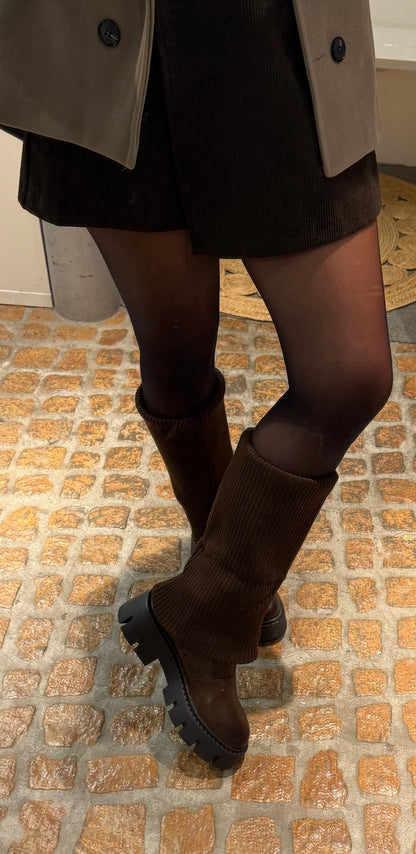 Boots Knitted in braun