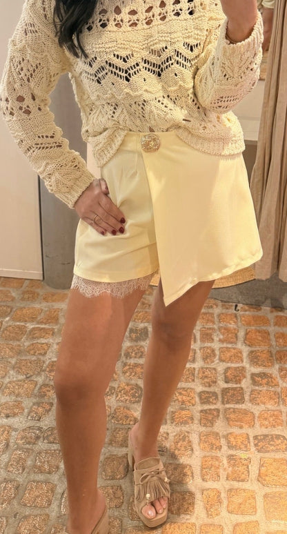 SKORT LACE IN BUTTER YELLOW