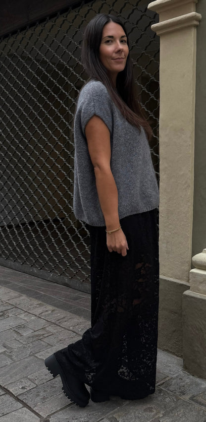 Loose Rock mit Spitze in schwarz