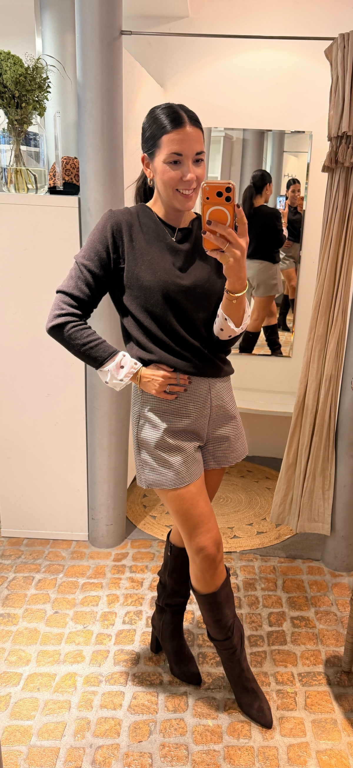 FINE KARO SHORTS