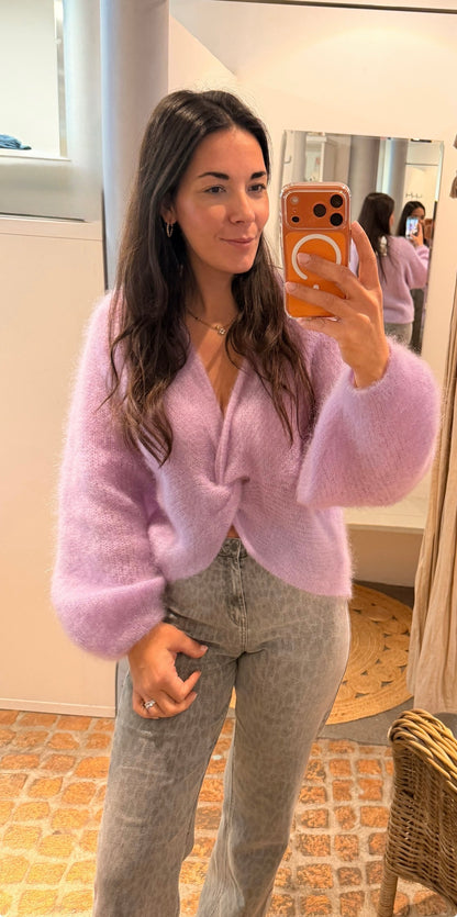 Kuscheliger Mohair Pulli Knoten in flieder