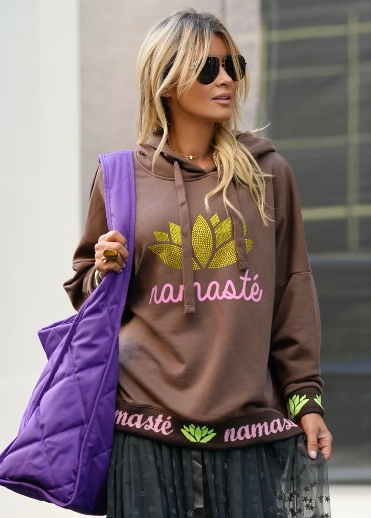 Miss Goodlife Hoodie Namasté in braun