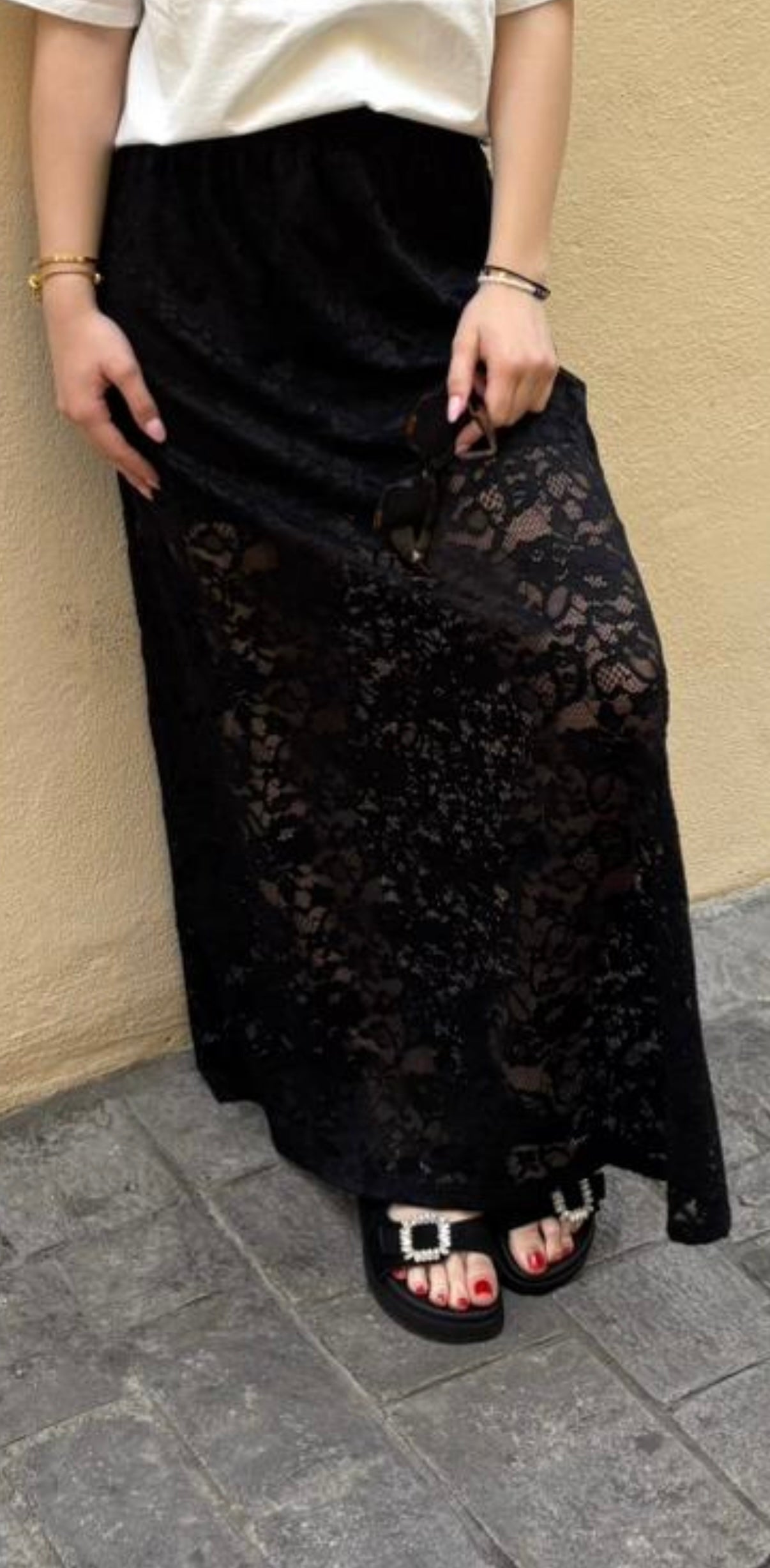 Loose Rock mit Spitze in schwarz