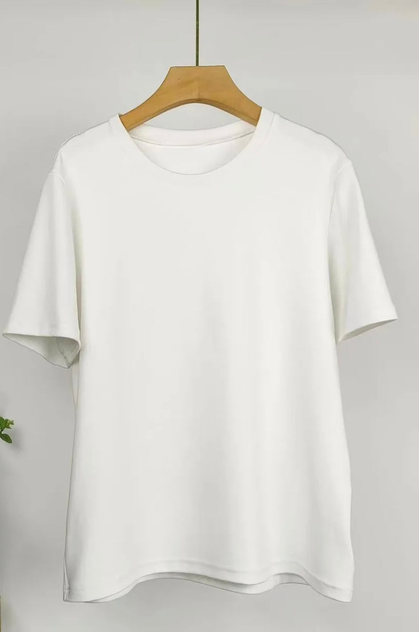 T-Shirt Essential in weiß