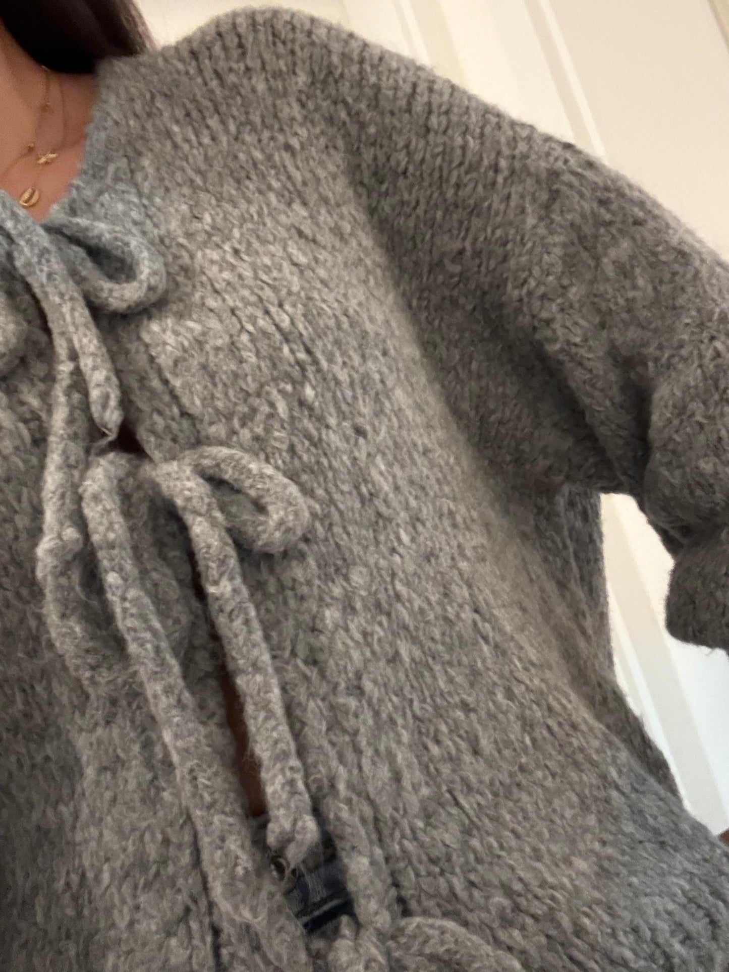 Cardigan mit Schleifen in grau