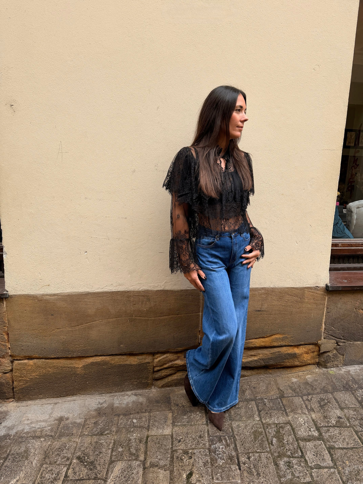 LACE BLUSE BLACK