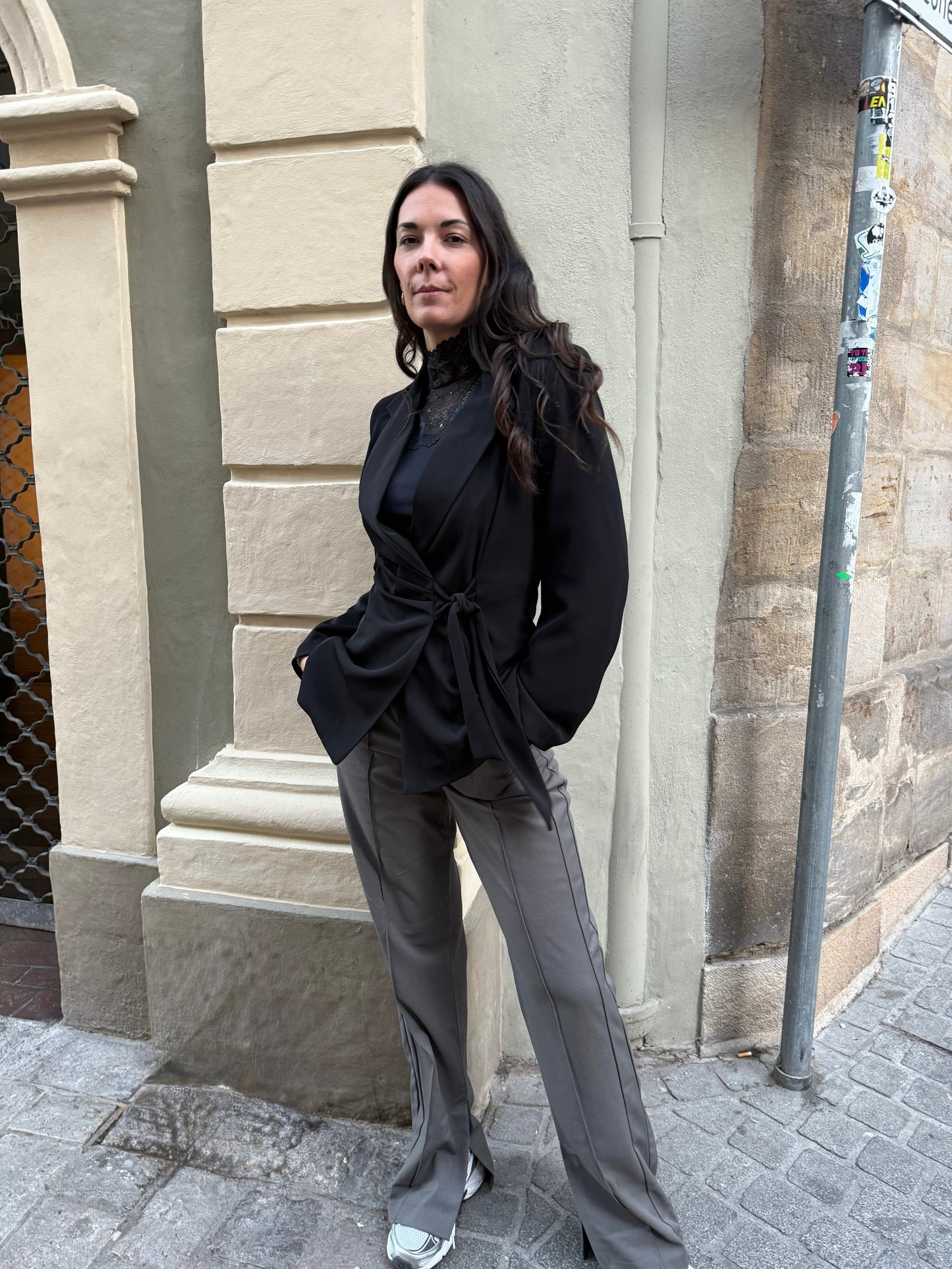 YAYA Hose mit Ziernähten und Schlitz in taupe grau