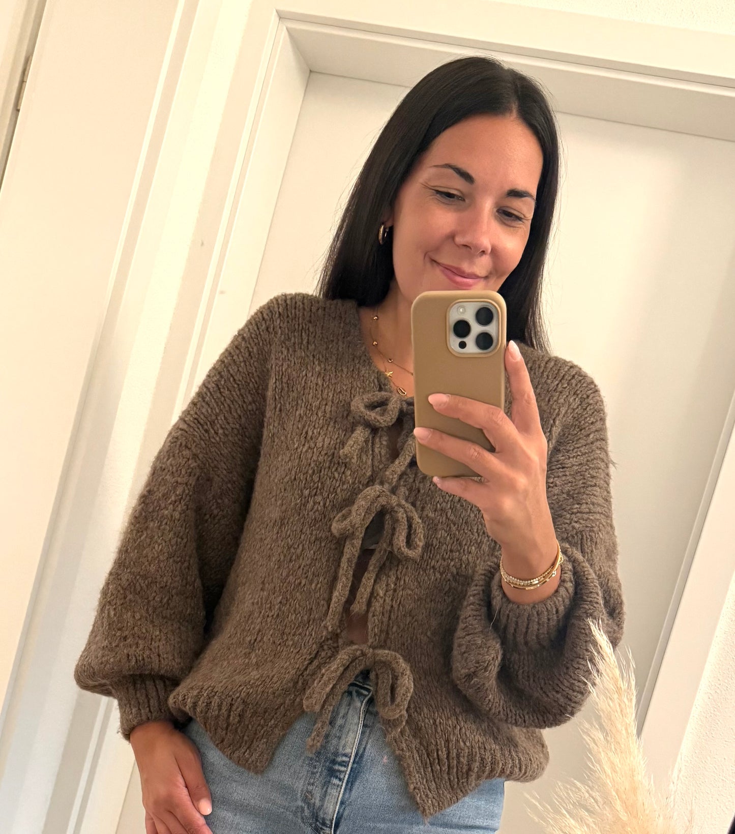 Cardigan mit Schleifen in braun