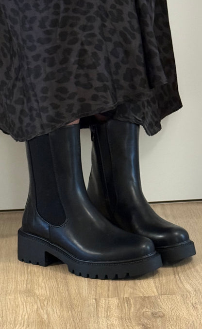 Stiefelette all black
