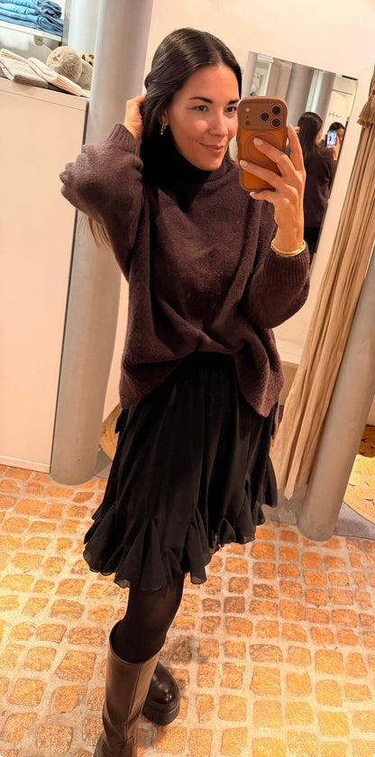 Turtleneck Pulli mit seitlichen Schlitzen in braun