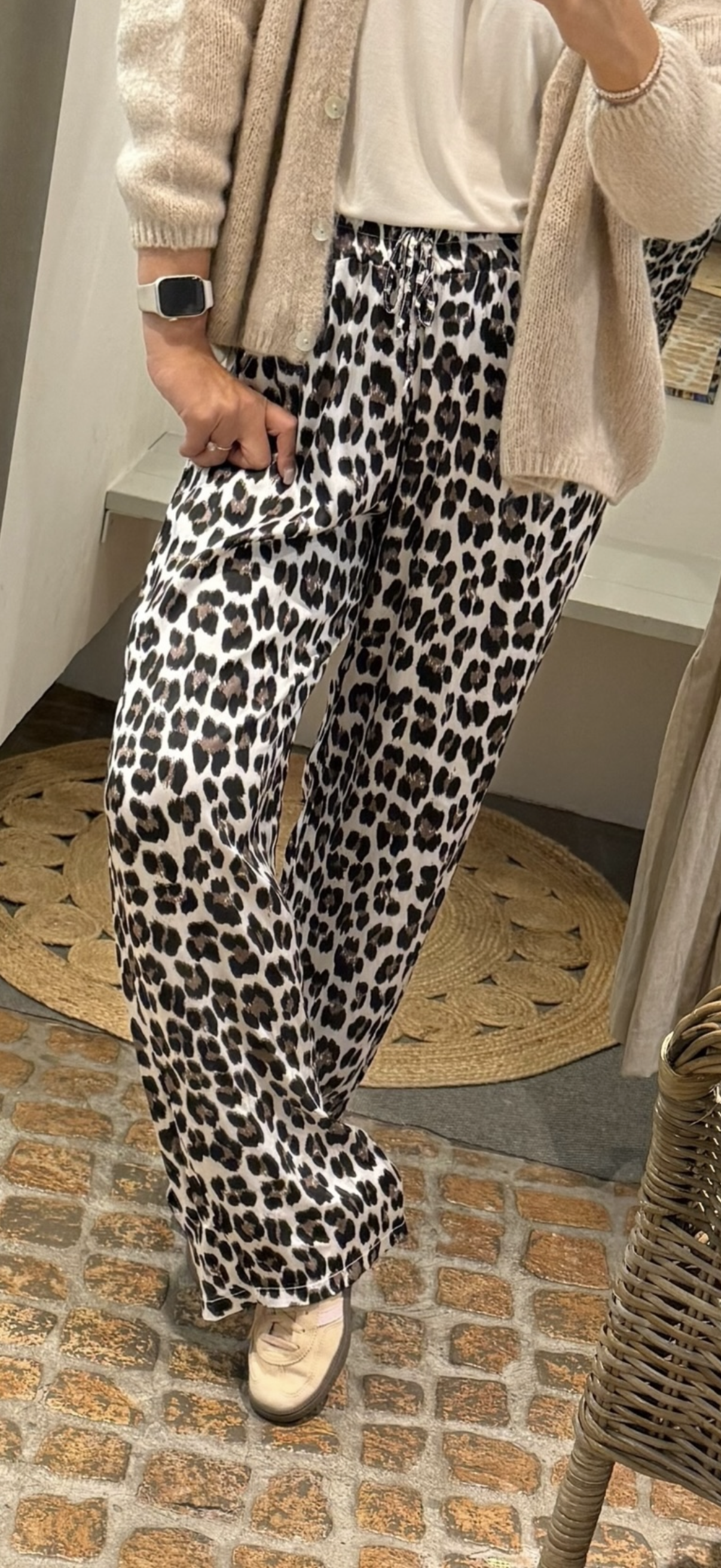 Satinhose LEO