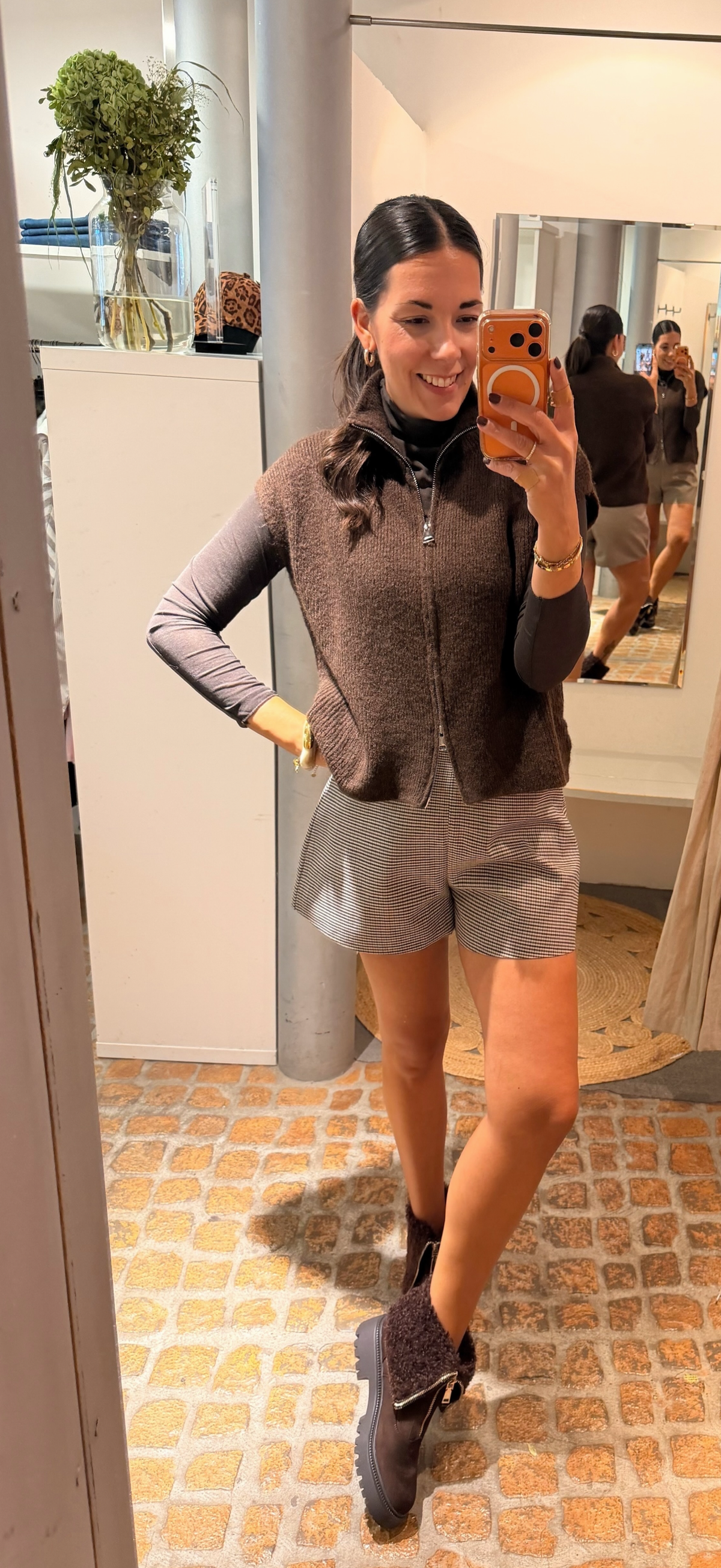 FINE KARO SHORTS