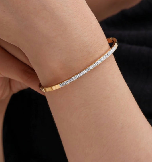 Armreif mit Strass gold