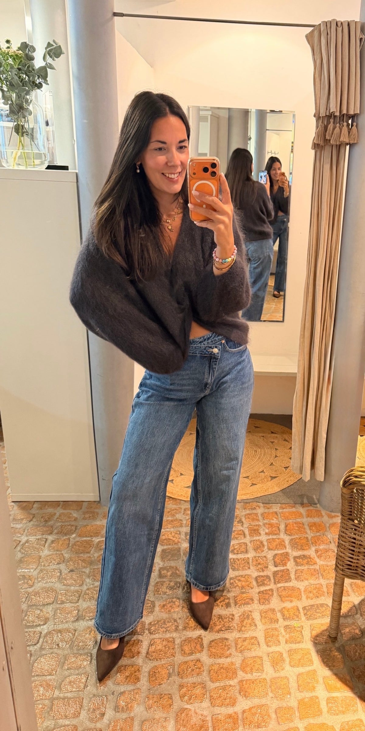 KUSCHELIGER MOHAIR PULLI MIT KNOTEN ANTHRAZIT