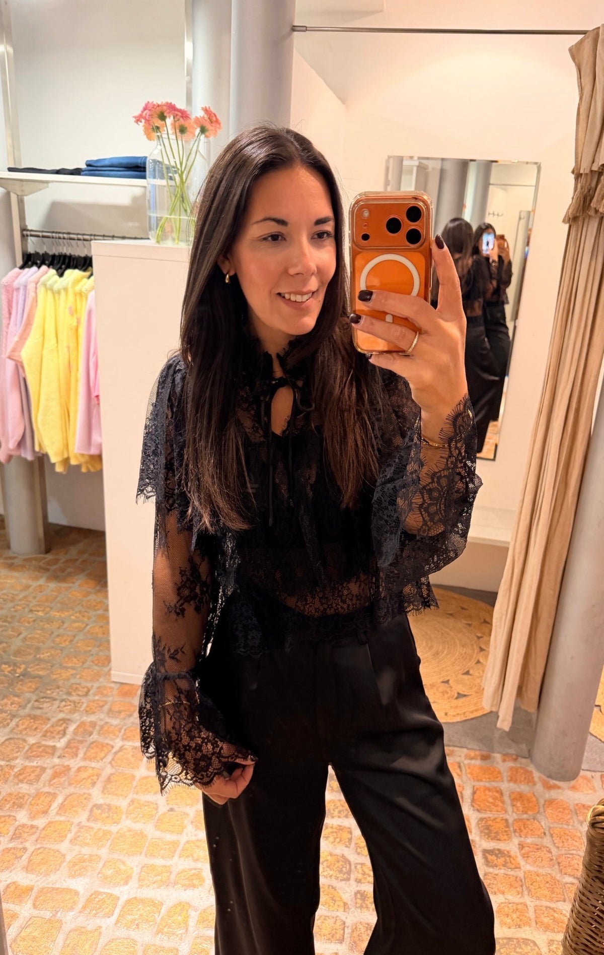LACE BLUSE BLACK